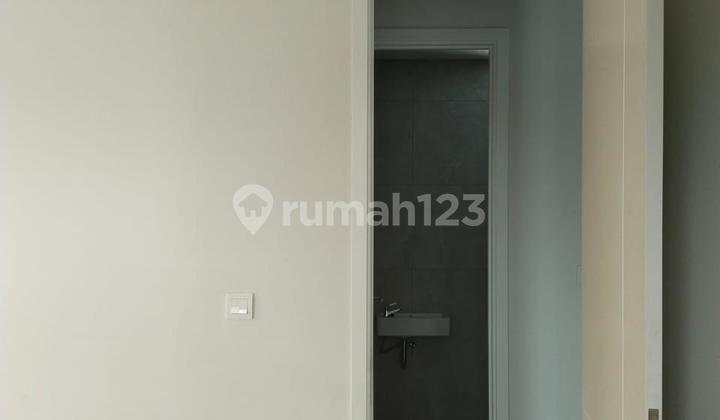 Rumah Posisi Hoek,Lingkungan Oke di Graha Raya Tangerang Selatan.