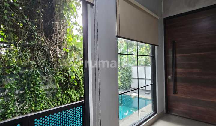 Rumah Bagus,Pool,Dalam Cluster di Bintaro Jaya 9.