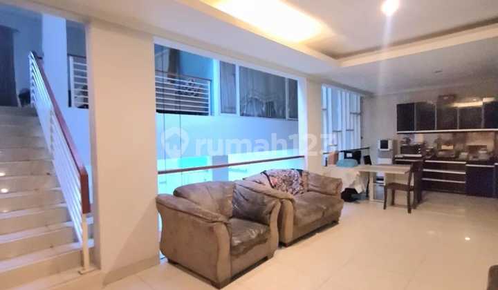 Nice house, in a cluster, wide road in Bintaro Jaya 7. Nice house, in a cluster, wide road in Bintaro Jaya 7.