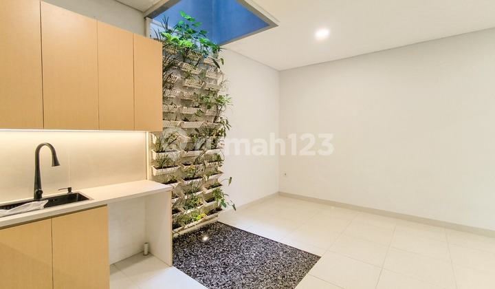 Nice House, in a cluster in Graha Raya South Tangerang