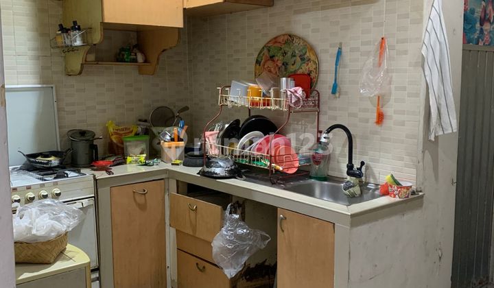 The house is in a great location, comfortable, and safe in Bintaro Jaya 1. 2