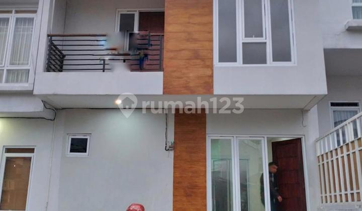 Rumah Bagus Di Cluster De Vista Pondok Ranji Tangerang Selatan