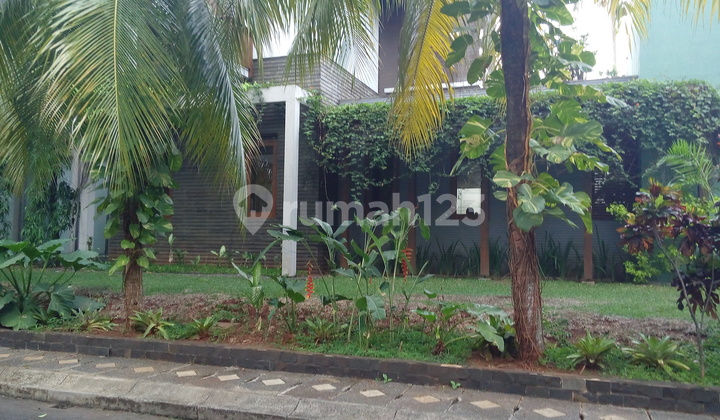 For Sale: Luxurious and Elegant House in Graha Taman Area, Bintaro Utama Sector IX