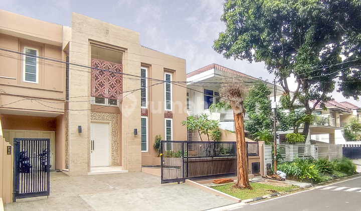 Rumah dengan pool disewakan di Gedung Pinang, Pondok Indah Rumah dengan pool disewakan di Gedung Pinang, Pondok Indah
