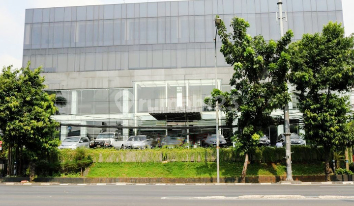 Gedung 4 Lantai Ex Showroom di Pinggir Jl Ragunan Jakarta Selatan Gedung 4 Lantai Ex Showroom di Pinggir Jl Ragunan Jakarta Selatan