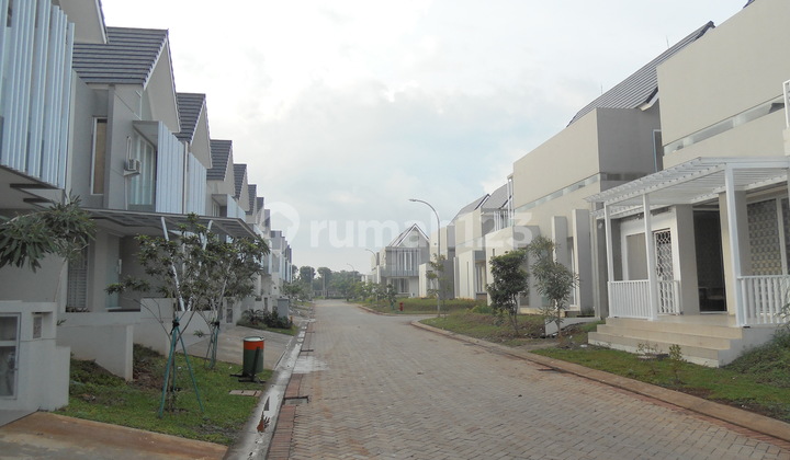 Nice House in Cluster Discovery Residence Bintaro Jaya Sector 9