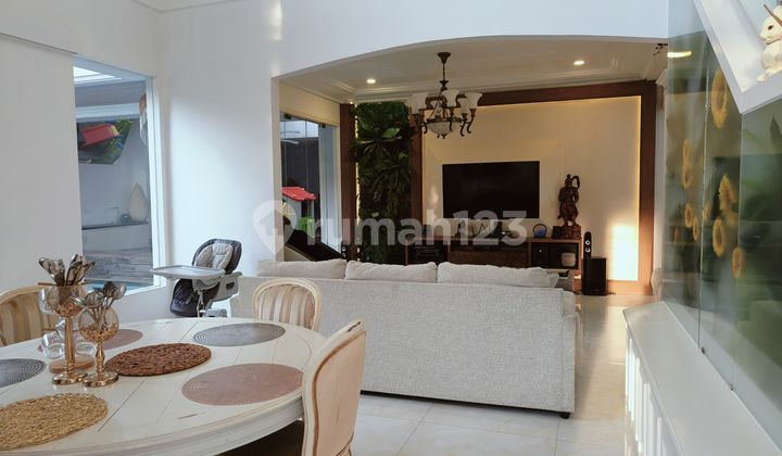 Luxury House with Open Space Pool Located in Bintaro Sector 8 2