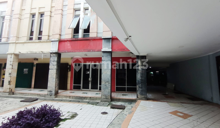Affordable Ready-to-Use Shop House in Bintaro Trade Center, Bintaro Sector 9 Affordable Ready-to-Use Shop House in Bintaro Trade Center, Bintaro Sector 9
