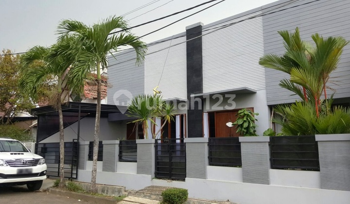 Ready-to-Live and Nice Hook House in Puyuh, Bintaro Jaya