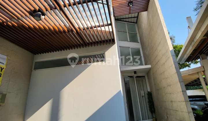 Jual Rumah Discovery Divine, Sektor 9 Bagus Strategis Jual Rumah Discovery Divine, Sektor 9 Bagus Strategis
