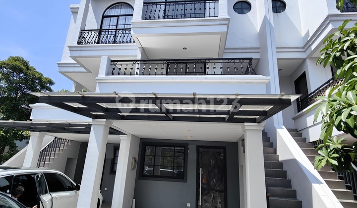 Clean and Well-Maintained House in the Concerto Golf Island Cluster, PIK, Kamal Muara