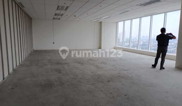Office Space di Gedung Wisma Akr, Kebon Jeruk Jakarta Barat 1