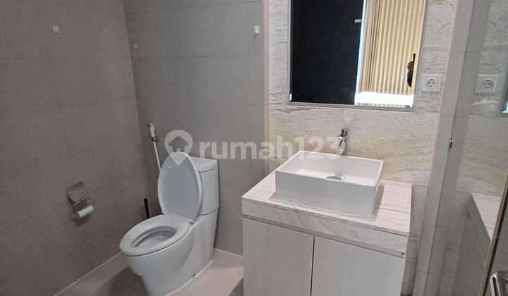 For Rent Residence8 @Senopati Beautiful and Furnished Unit. Just Bring Your Suitcase and Move In. 2