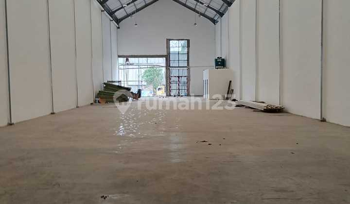 Neat Warehouse Ready to Use in Kapuk Farm. Suitable for Online Warehouse.