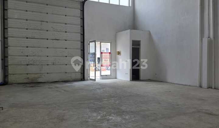 Bizpark Daanmogot Warehouse. Ready to Use. 40' Container. Located in Central West Jakarta. Close to Toll Gate. Bizpark Daanmogot Warehouse. Ready to Use. 40' Container. Located in Central West Jakarta. Close to Toll Gate.