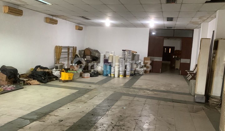 Ruko Gandeng Strategis di Jalan Raya Hayam Wuruk Dijual, Cocok untuk Branding, Showroom atau Perkantoran