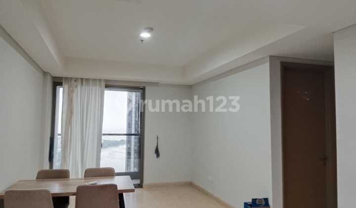 Gold Coast Apartment for Rent Fast. 3 Bedrooms. Semi-Furnished. Ready to Occupy.
