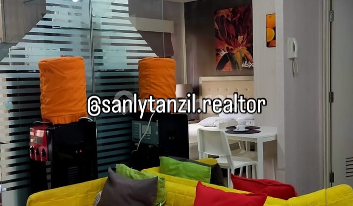 Fully Furnished Ready-to-Move-In Apartment. Stylish. Madison Park. Just Bring Your Suitcase and Move In. 2