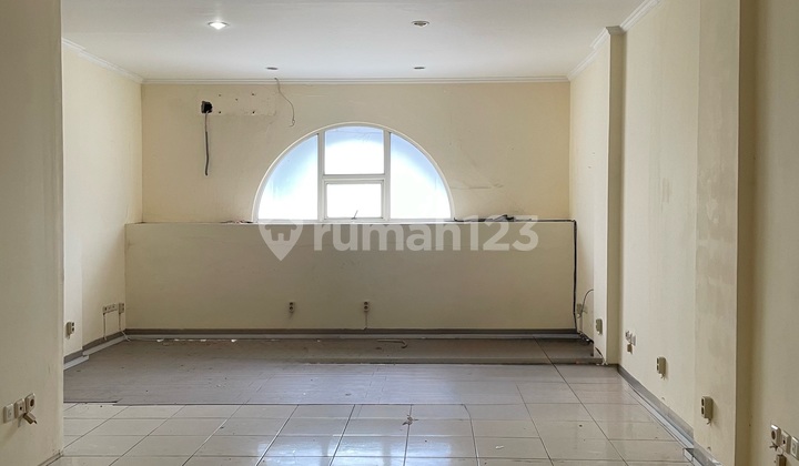 Dijual Rukan Cordoba Pik1 . Cocok Utk Investor, Sudah Ada Penyewa. Ruko Plong dan Rapi