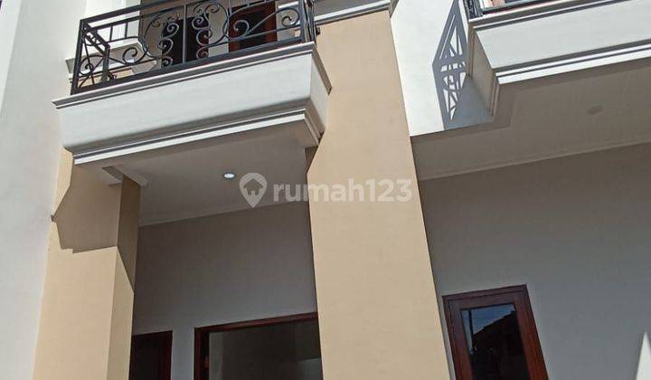 Rumah Baru Dijual 2 Lt Siap Huni di Jatiwaringin, Bekasi 1