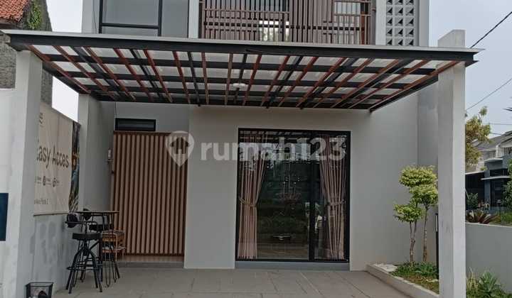 Rumah Baru Eksklusif 2 Lt Kawasan Golf di Cibinong