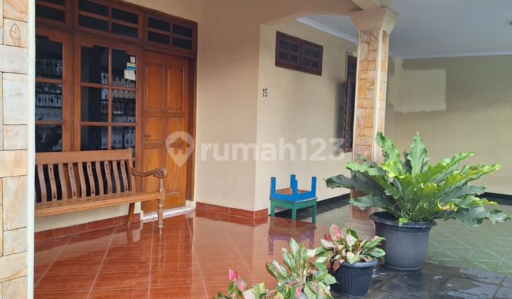 Rumah Terawat Bangunan Kokoh di Jatimakmur, Pindok Gede