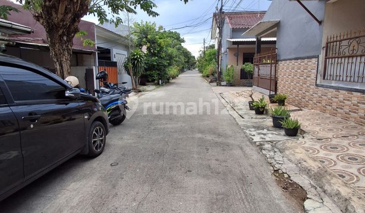 Rumah Luas Terawat Dekat Tol Jatiwarna Bekasi 2