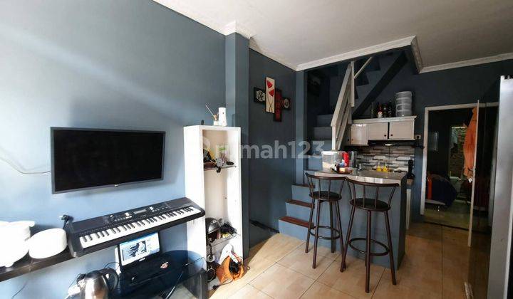 5221ef Rumah 2 Lantai SHM di Kota Baru, Karawang, Jawa Barat 4