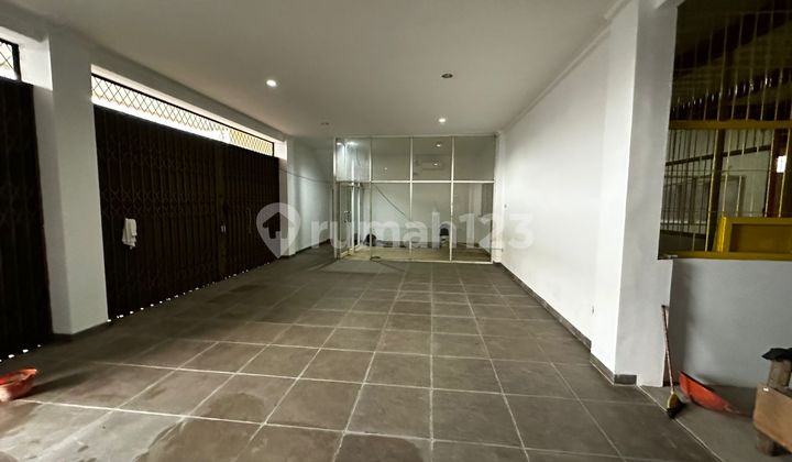 5529Ef Commercial Space, 2 Floors, Near Shopping Center, Flood-Free