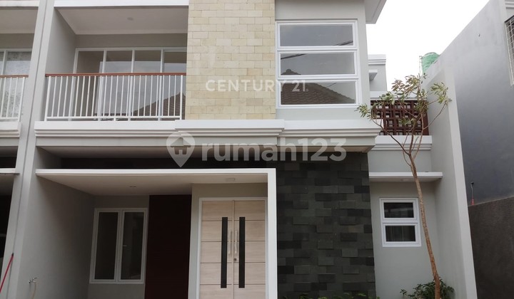 Disewakan Per Tahun Rumah Strategis Siap Huni Bintaro