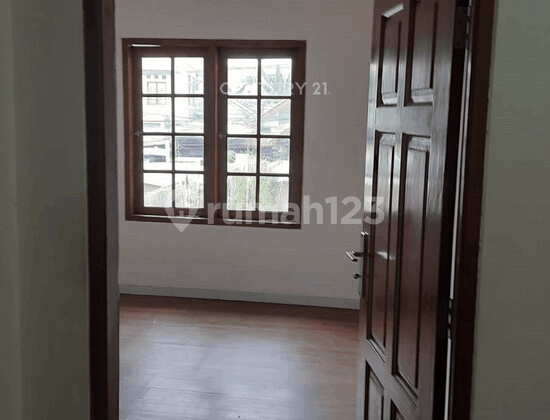 Disewakan Rumah Boutique Residence WR Supratman Ciputat 2