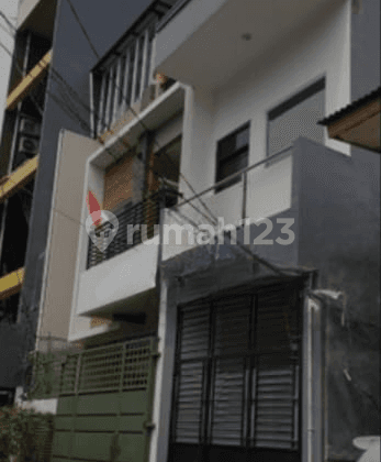 Rumah 3 Lantai Siap Huni - Jalan Kerajinan, Jakarta Barat 1