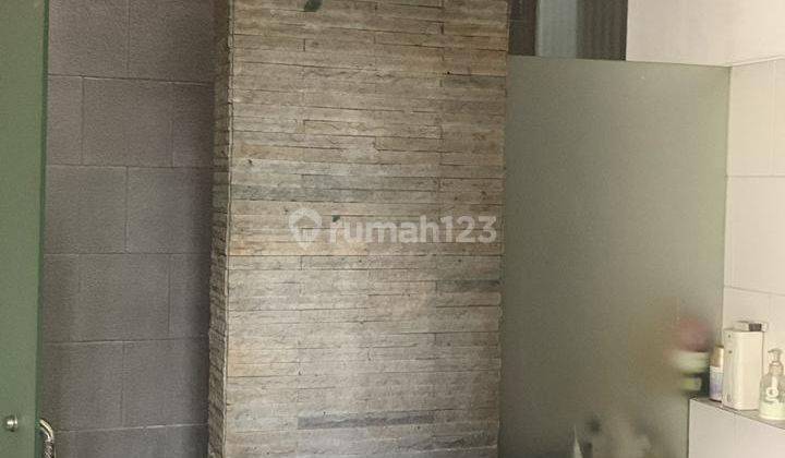 Rumah Artistic 2 Lantai Split Level Jual Cepat di Mega Kebon Jeruk Jakarta Barat  2