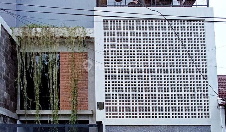 Rumah Cantik Letak Strategis di Tytyan Kencana Bekasi Utara  1