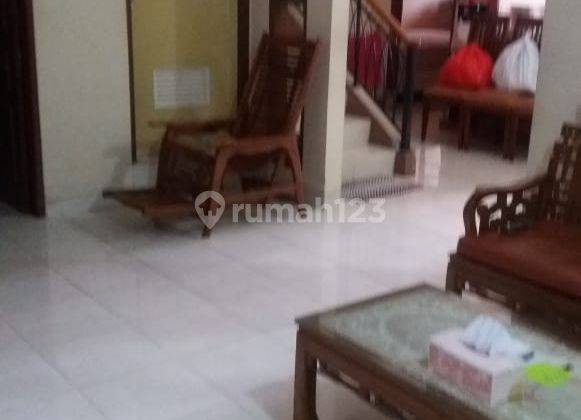 Rumah Dijual Cantik Nyaman Bagus Siap Huni Lokasi Strategis  2