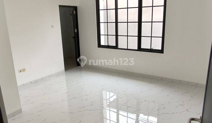 Dijual Rumah Full Renovasi di Perumahan Nirwana Residence, Jakarta Selatan 1