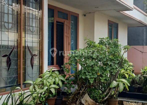 Rumah 2 Lantai Bagus di Taman Modern, Cakung Jakarta Timur 1