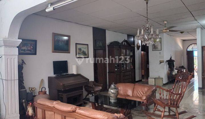 Rumah Mangga Besar Pusat Bisnis dan Kuliner 1