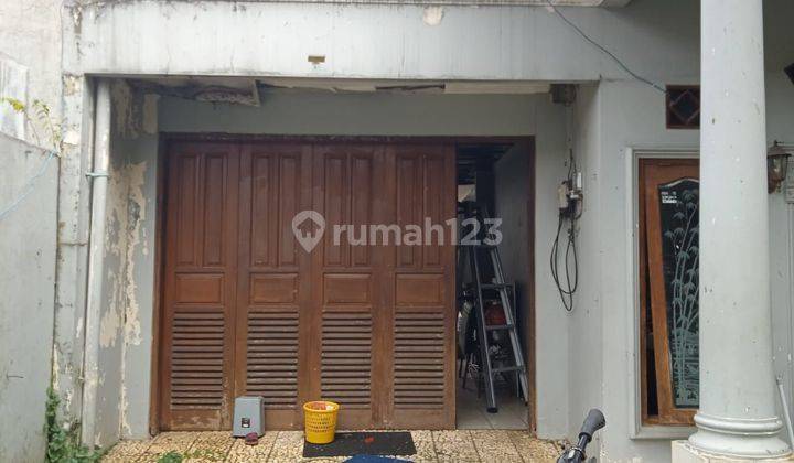 Rumah Jual Hitung Tanah Bernuansa Pedesaan Banyak Tanaman di Cijantung 2