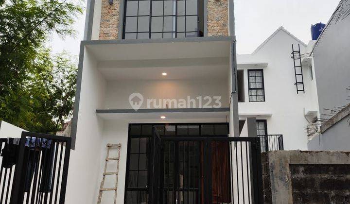 Rumah 3 Lantai Tinggi 4 Mtr Di Pondok Kelapa 3 Kamar Tidur Jakarta Timur 1