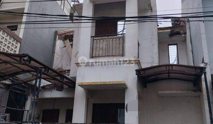 Dijual Rumah Bahan di Mediterania Regency Cikunir Bekasi Selatan

 1