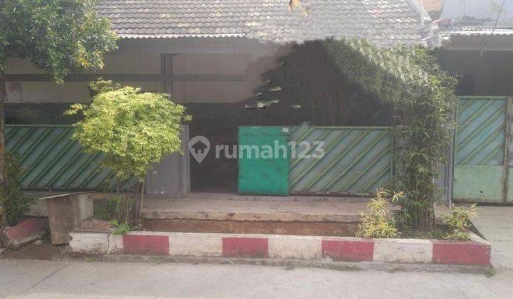 Dijual Rumah Luas di Taman Cikunir Bekasi Selatan
 1