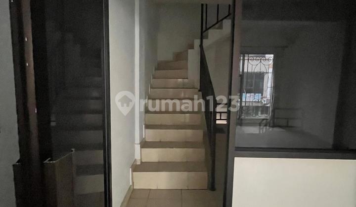 Ruko Plasa Segi Delapan Siap Pakai. Dalam komplek. Parkir Luas. 2