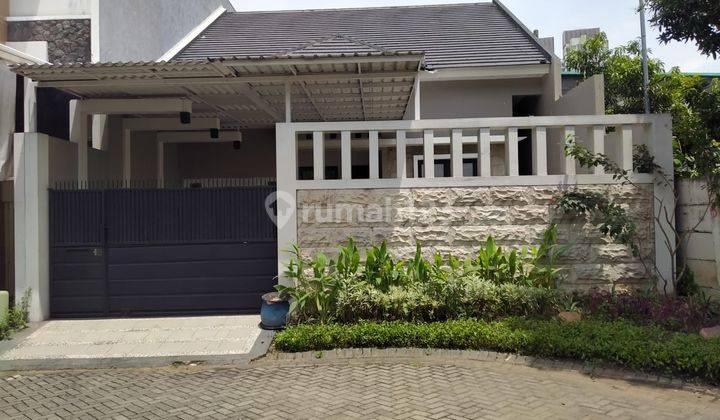 Pakuwon Indah Vila Valensia Full Renov Seperti Baru. Plafon Tinggi 1