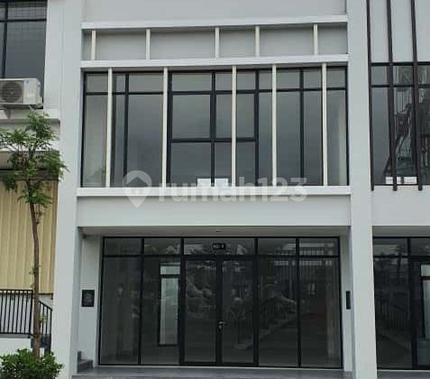 Citraland Driyorejo Shop House Ready to Use. In Front of Ferris Wheel.