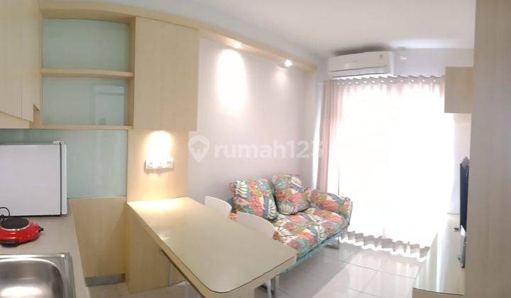 ruang keluarga apartemen mekar wangi square 2br