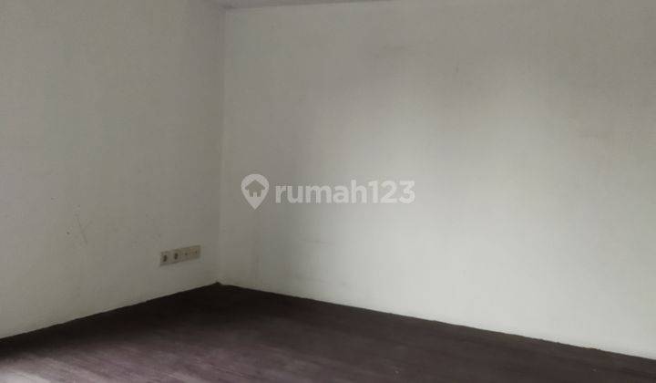Rumah terawat di Terogong 8