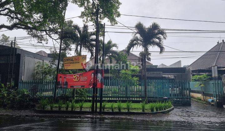 rumah kuno strategis . cocok untuk bisnis cafe, resto. 1