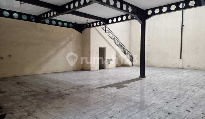 Strategic Warehouse Hub on Jl Sunandar Priyo Sudarmo, Malang City