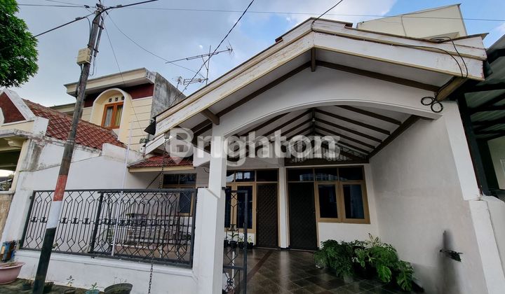 House in Araya Pondok Blimbing Indah, Malang City. House in Araya Pondok Blimbing Indah, Malang City.